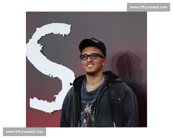 曼联急售桑乔！那不勒斯、米兰、维拉加入争夺，高薪成最大障碍